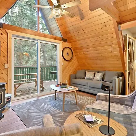Whispering Woods Big Bear~ Central Resort Cottage~
